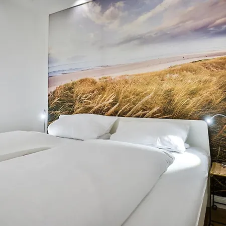 N 1 Apartment *