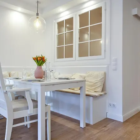 N 1 Apartment *