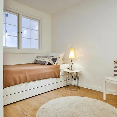 N 1 Apartment *
